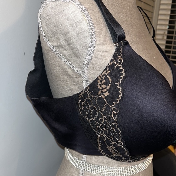 SOMA VANISHING BACK
Full Coverage Lace Trim Bra.  Size 40DDD - Picture 3 of 6